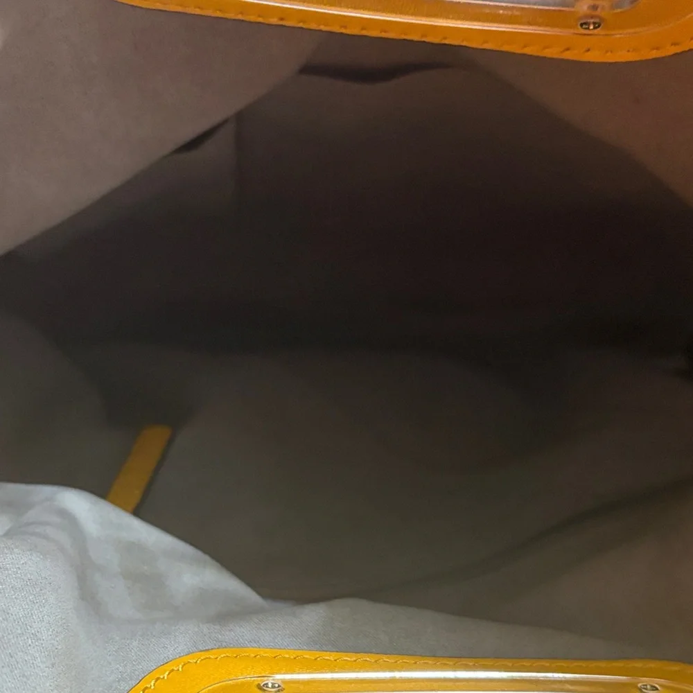 NWOT Vince Camuto Vibrant Yellow Shoulder Bag - Picture 5 of 8